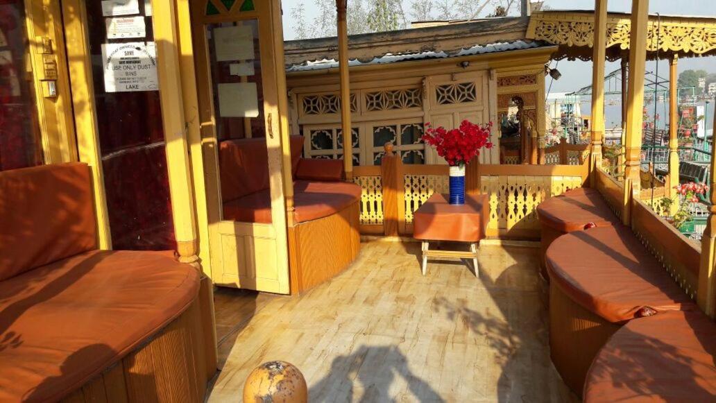 Houseboat Plato Excellence Hotel Srinagar  Exterior photo