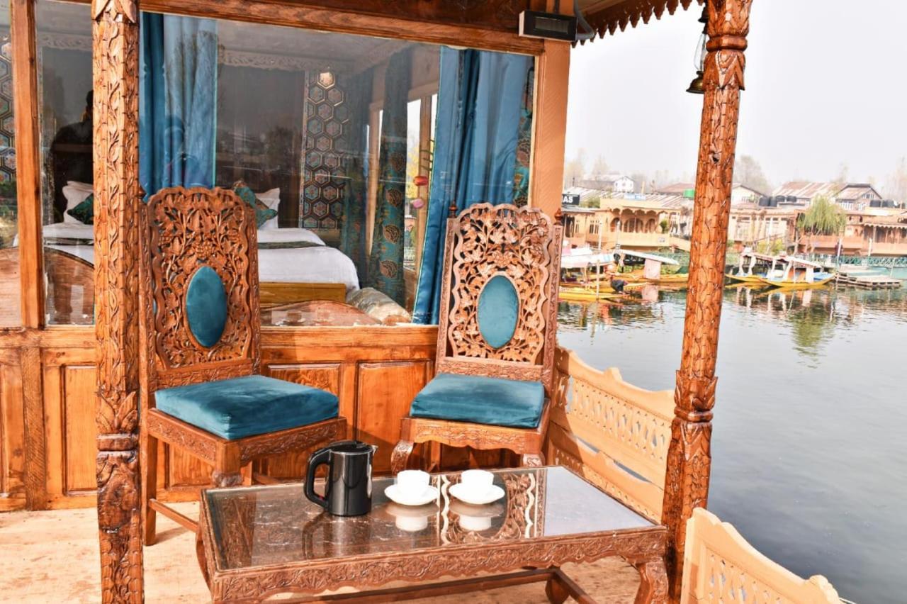 Houseboat Plato Excellence Hotel Srinagar  Exterior photo