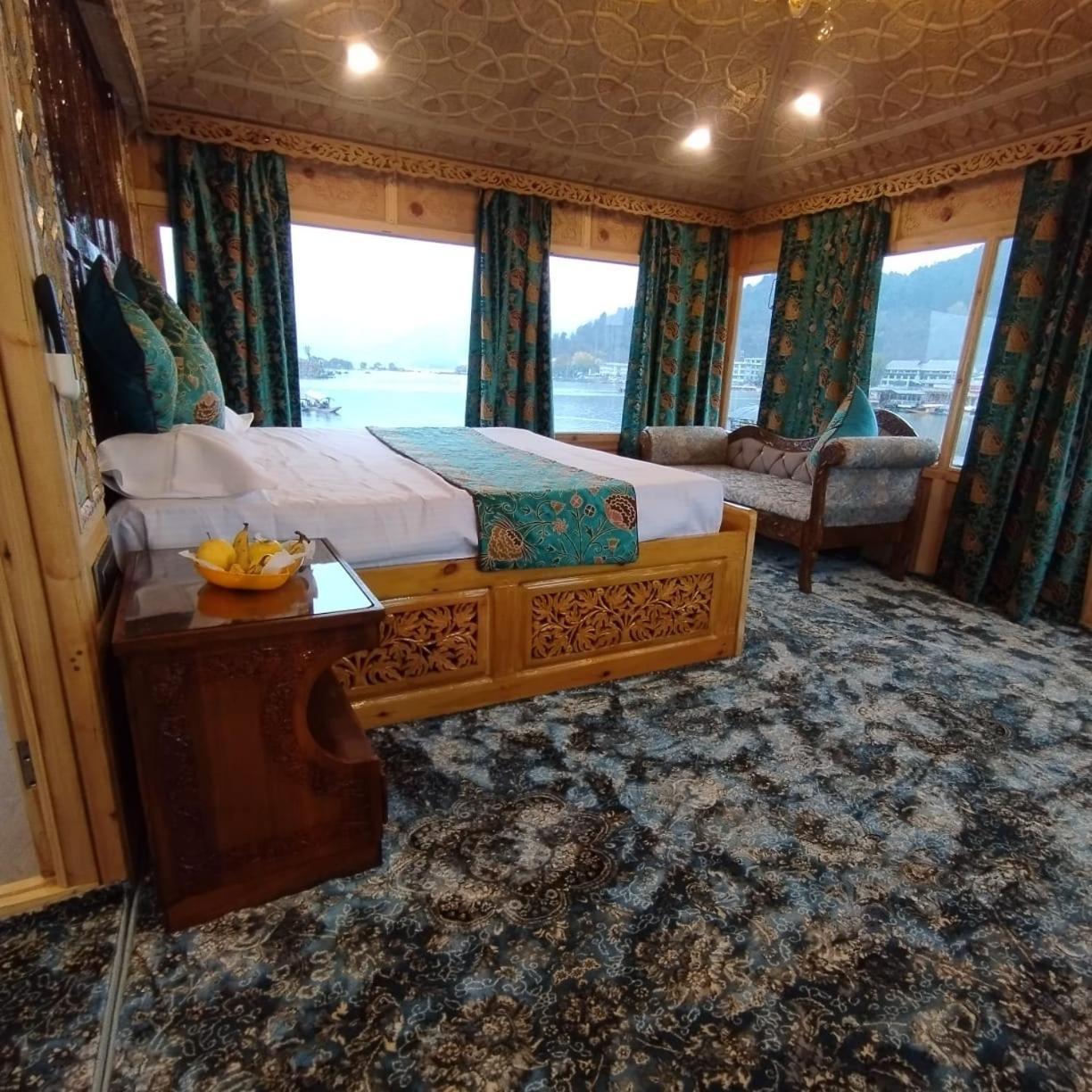 Houseboat Plato Excellence Hotel Srinagar  Exterior photo